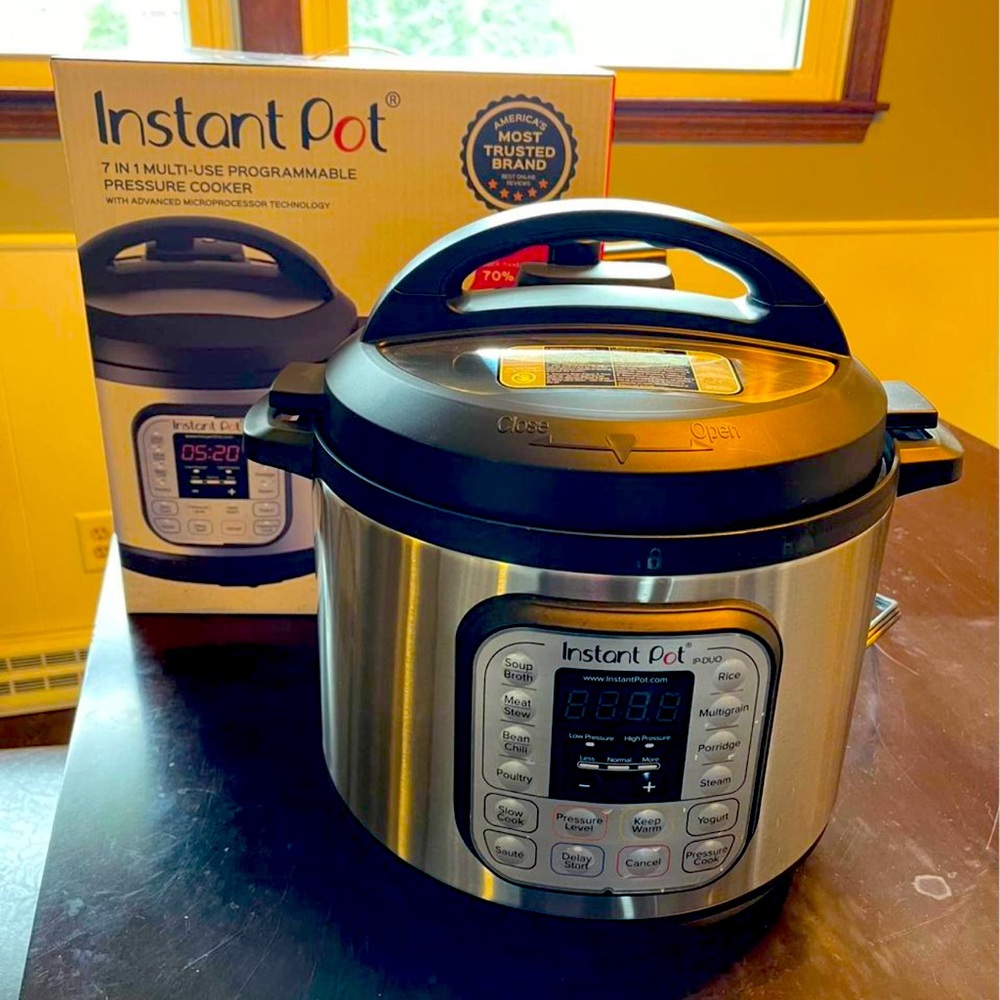 Instant Pot 8-quart Multi-Use Pressure Cooker